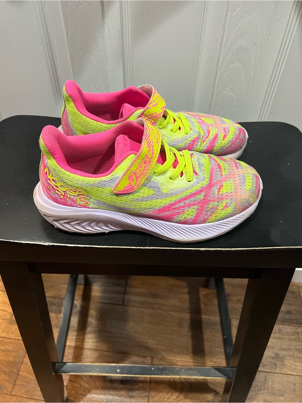 ASICS Noosa girls size 2.5 Neon Pink and Yellow Athletic Sneakers